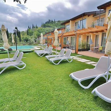 Aparthotel La Chioma Di Berenice Garda 3*