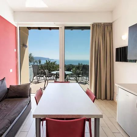 Aparthotel La Chioma Di Berenice Garda