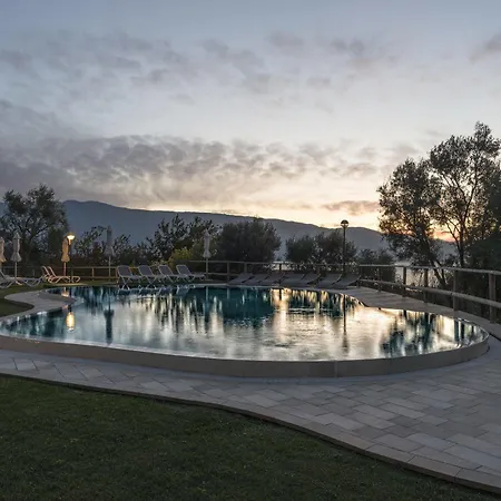 Aparthotel La Chioma Di Berenice Garda 3*