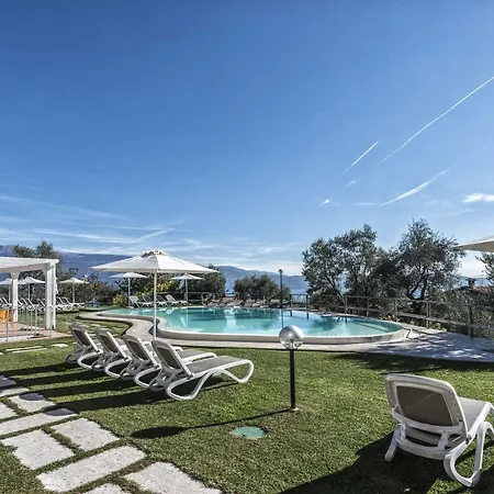 La Chioma Di Berenice Garda Aparthotel