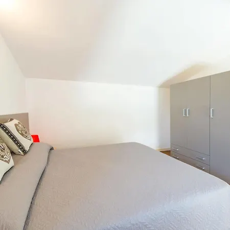 La Chioma Di Berenice Garda Aparthotel